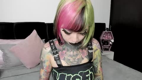 Nikki Ramone   online show from February 9, 6:43 am