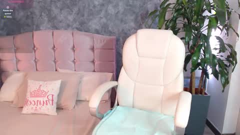 Niko Robin online show from February 7, 5:06 pm