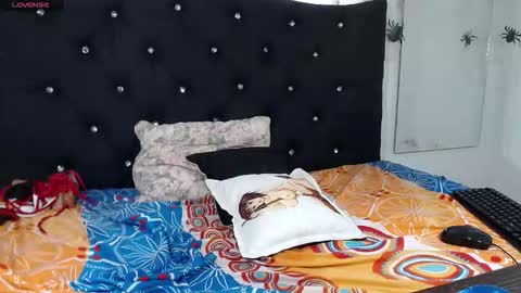 nikol_winick online show from October 23, 8:59 pm