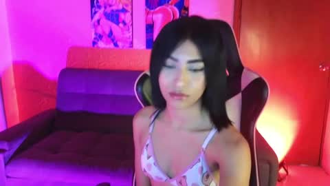 nikolwalter online show from April 21, 5:25 am