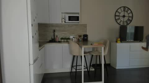 Bella online show from September 17, 1:20 pm