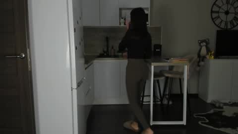 Bella online show from February 22, 8:10 pm