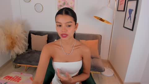 NINA online show from February 12, 7:13 pm
