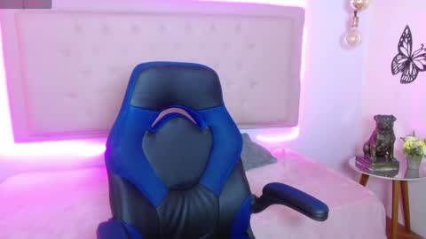 nina_rock online show from May 17, 12:43 am