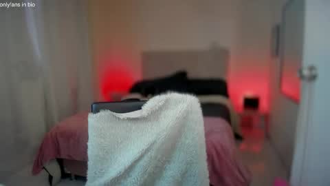 ninavolkov online show from February 18, 10:25 pm