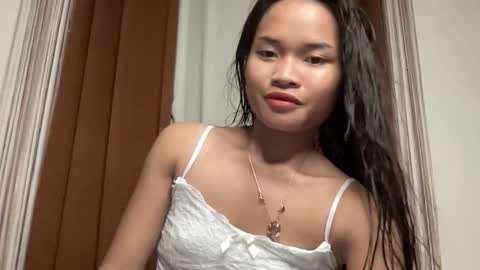 nini_luvskorn online show from June 3, 10:49 am