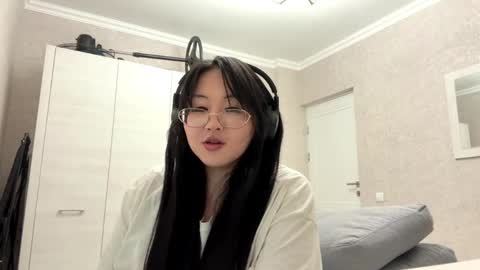 Nira online show from March 31, 9:48 pm