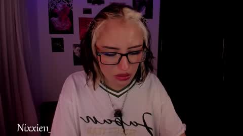 Nixxie  online show from March 7, 3:35 am