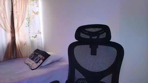 Noa  online show from April 9, 1:49 pm