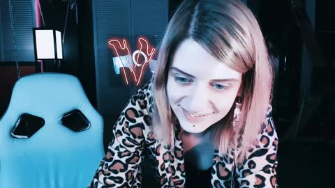 REAL name LiaDM are always open online show from January 10, 8:15 pm