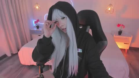 Noah  online show from November 15, 5:52 am