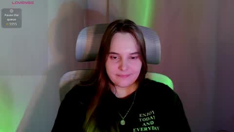noir_ember_ online show from June 7, 6:37 pm