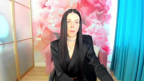 NoirDiva online show from April 15, 6:58 am