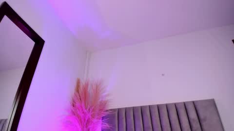 Nora Da Silva online show from February 19, 1:29 am