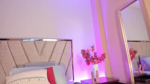 Nora Da Silva online show from October 28, 1:33 am