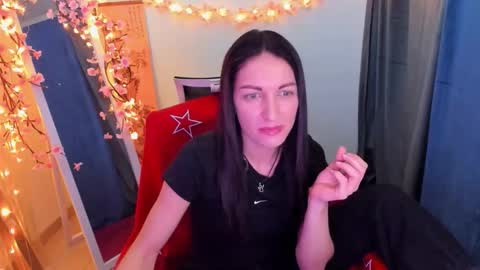 Nora online show from March 7, 9:44 pm