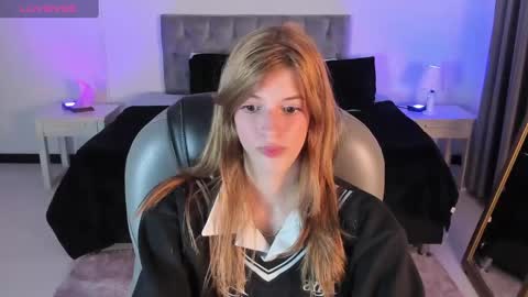 Nora online show from March 1, 7:37 pm