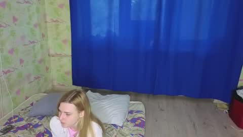 Elina online show from June 29, 1:44 pm