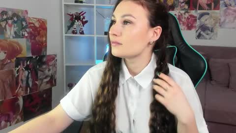 NoraFoxes online show from January 19, 5:36 am