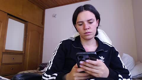 noreen_ online show from March 25, 8:56 pm