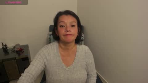 nuit_rose online show from January 9, 2:27 am