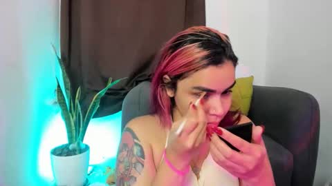 Nia online show from November 16, 2:13 am