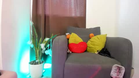 Nia online show from November 1, 9:52 pm