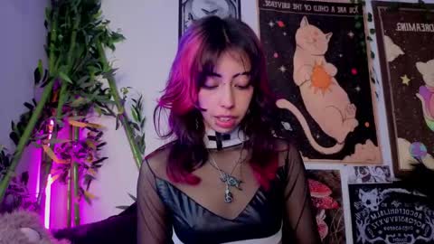   online show from April 16, 9:25 pm