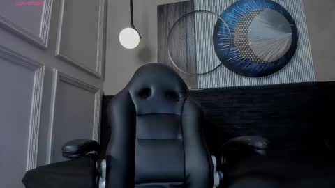 independent model online show from February 10, 12:19 am