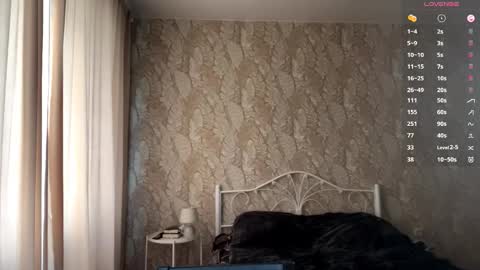 Mia online show from October 3, 8:41 am