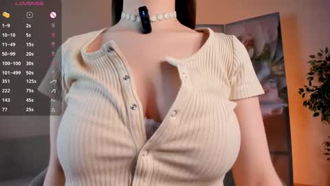 Lynna online show from October 16, 1:19 am