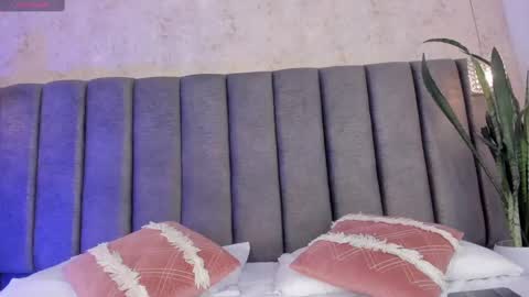 Holly online show from March 5, 8:01 pm