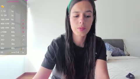 ohanna_ online show from December 23, 9:40 pm