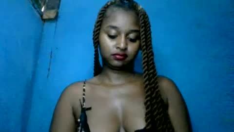 olinah610 online show from August 4, 6:41 am