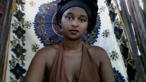 olinah610 online show from April 9, 7:25 am