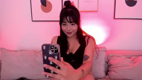 olivia_dluxe online show from April 18, 8:53 pm