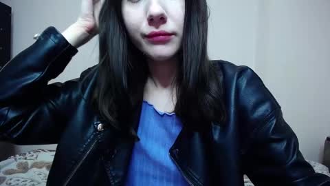 olivia_graceee online show from October 4, 9:59 am