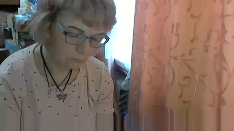 Olivia Mia online show from May 17, 2:16 pm