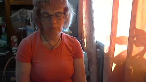 Olivia Mia online show from May 16, 11:53 am