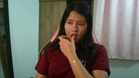 Olivia online show from April 1, 1:41 pm