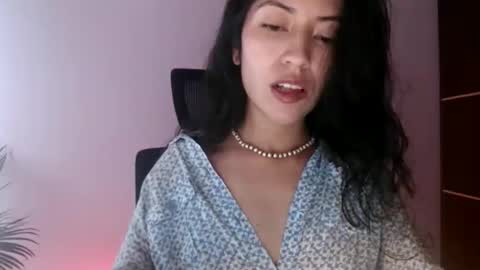 oliviaaa__ online show from June 3, 4:56 pm