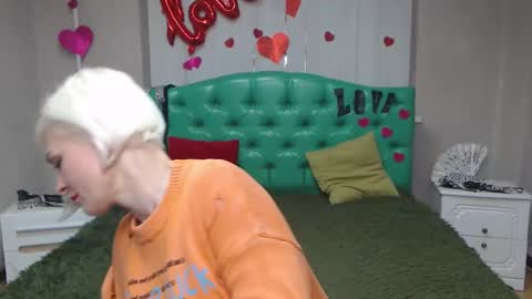 OliviaHorst online show from September 18, 5:17 am