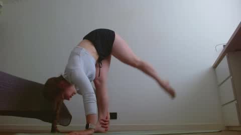 Olivia online show from April 9, 6:19 am