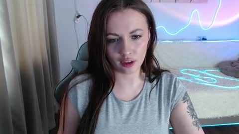 ollie_jamess online show from September 17, 3:10 pm