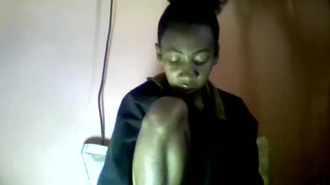 olyvienne90 online show from April 22, 7:05 am