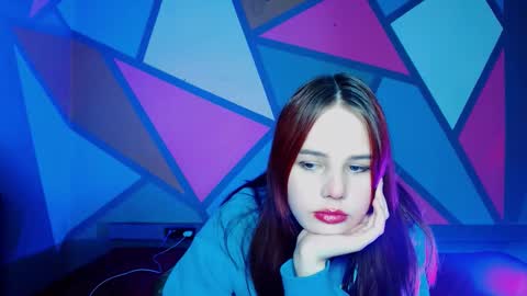 onessandra online show from November 21, 7:54 am