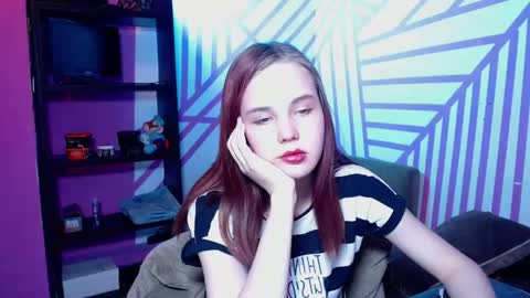 onessandra online show from November 6, 5:13 am