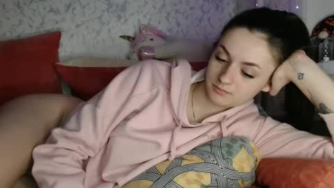 Amalia online show from March 6, 12:00 am