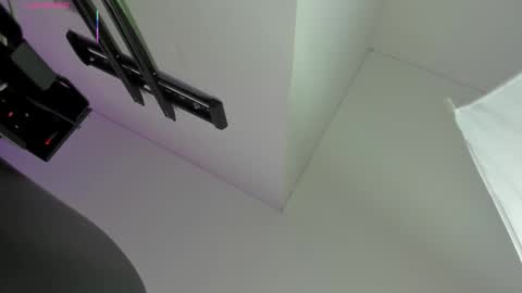 Miss Guzman  online show from November 18, 10:00 pm