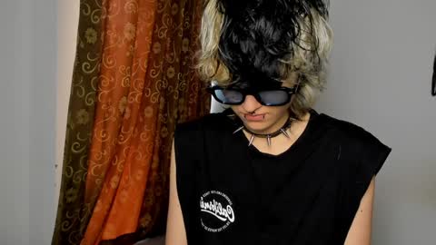 Otto 3 online show from December 13, 6:59 pm